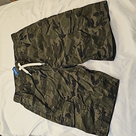 NWOT Old Navy Camo Shorts - Picture 1 of 3